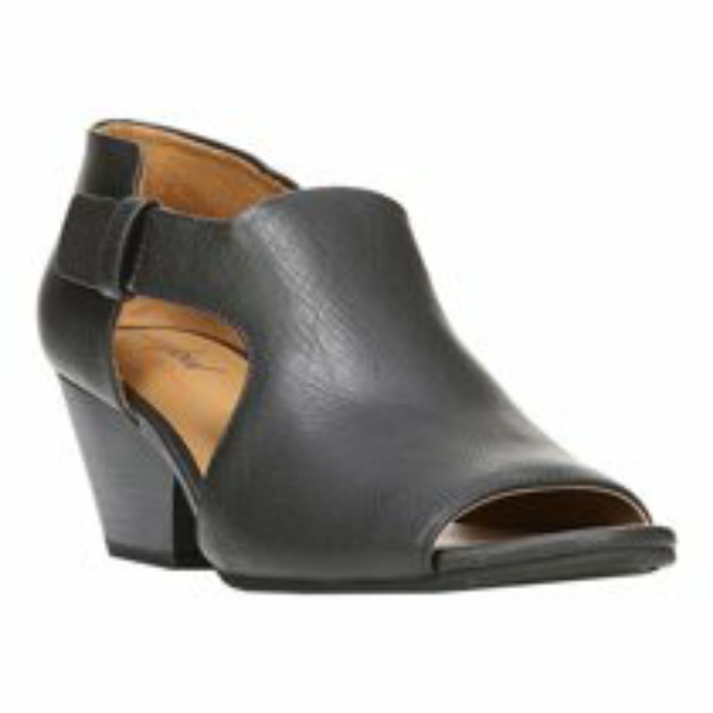 Naturalizers Women's Sandals size 10.